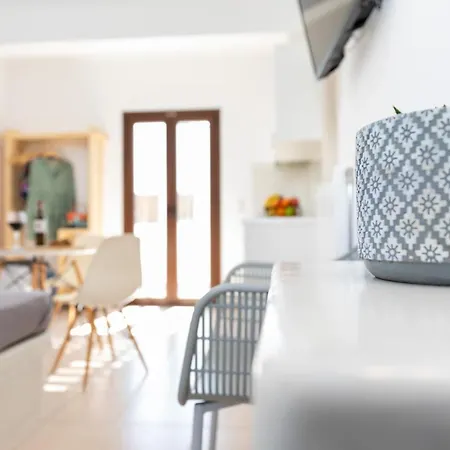 Depis Place And Appartamento Naxos City