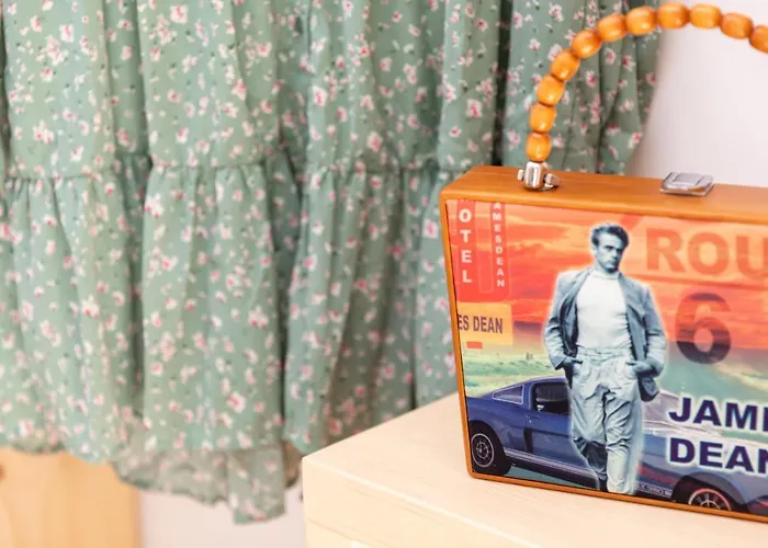 Daire Depis Place And Naxos City